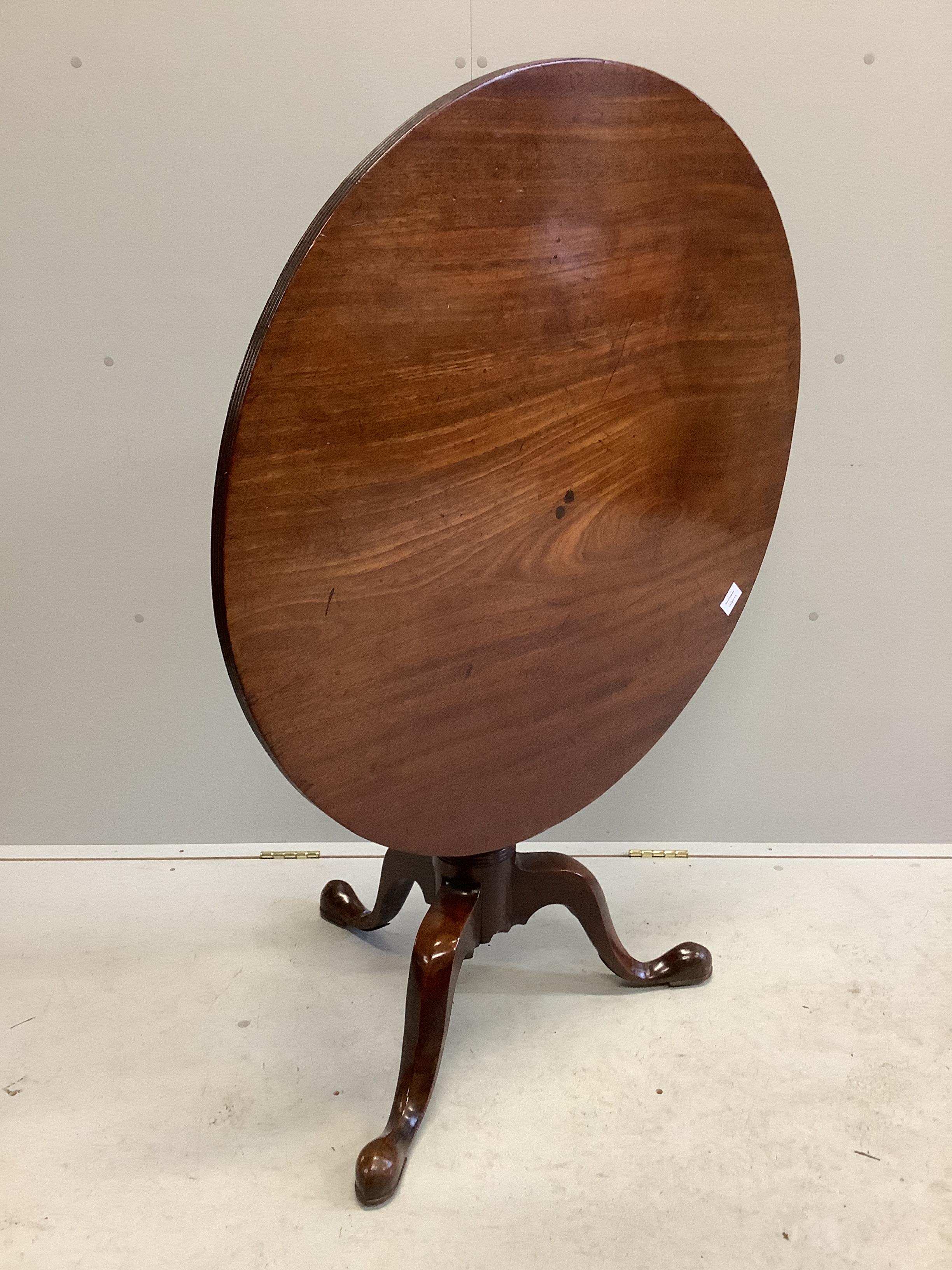 A George III mahogany tripod tea table, diameter 91cm, height 72cm